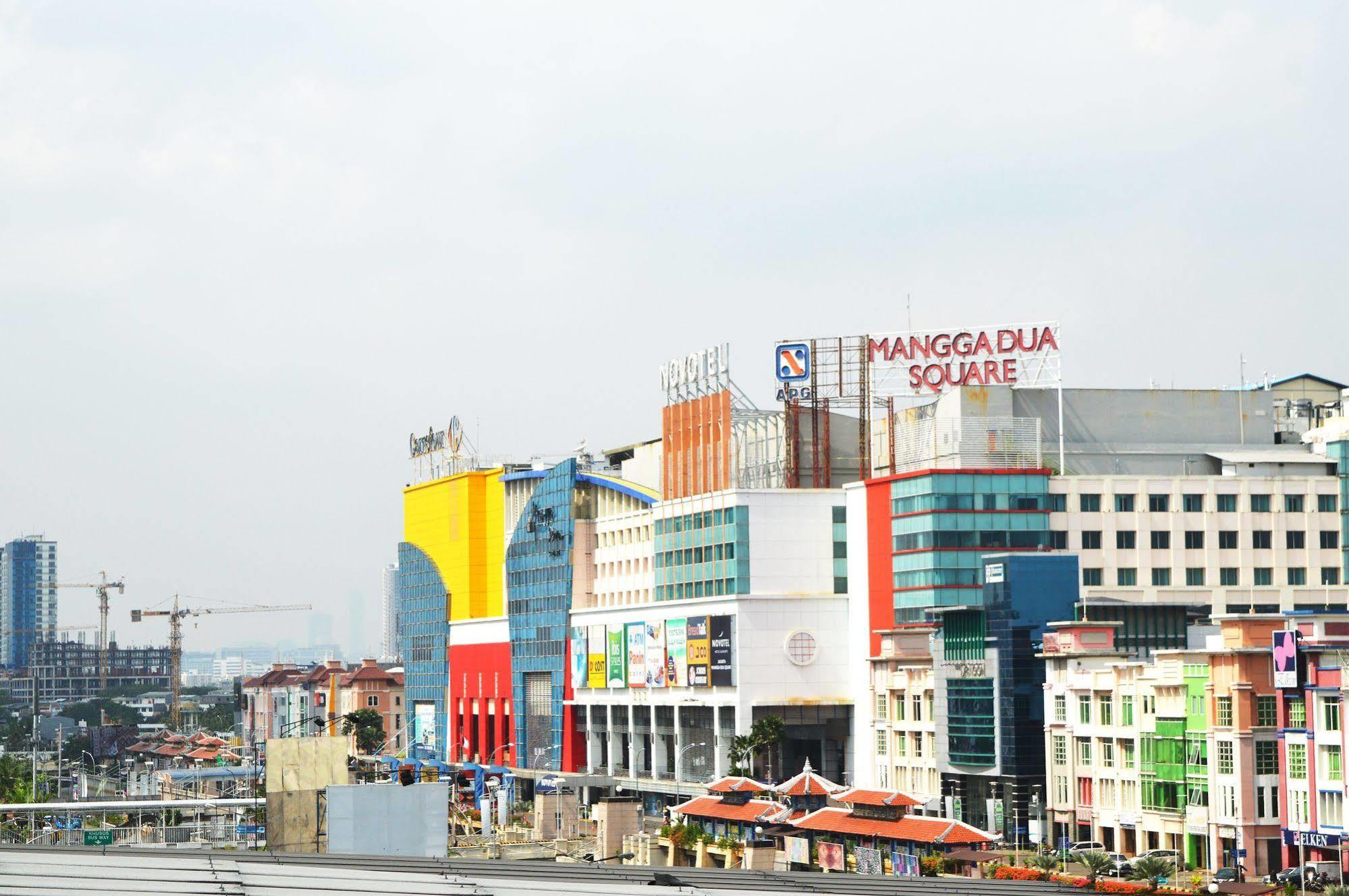 D'Primahotel Wtc Mangga Dua Jakarta Buitenkant foto