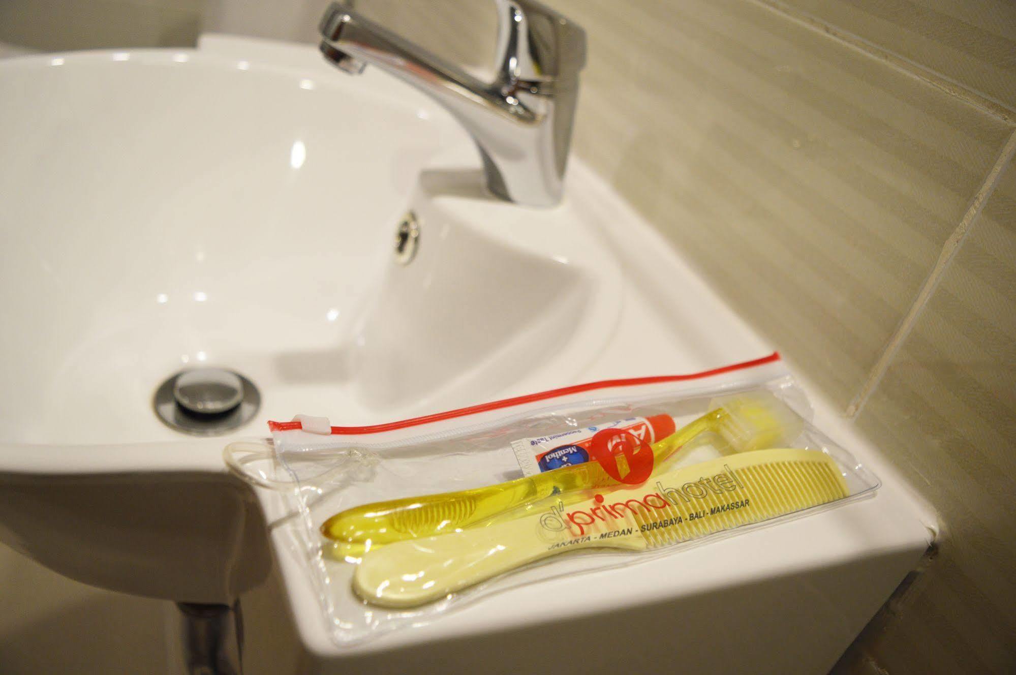 D'Primahotel Wtc Mangga Dua Jakarta Buitenkant foto